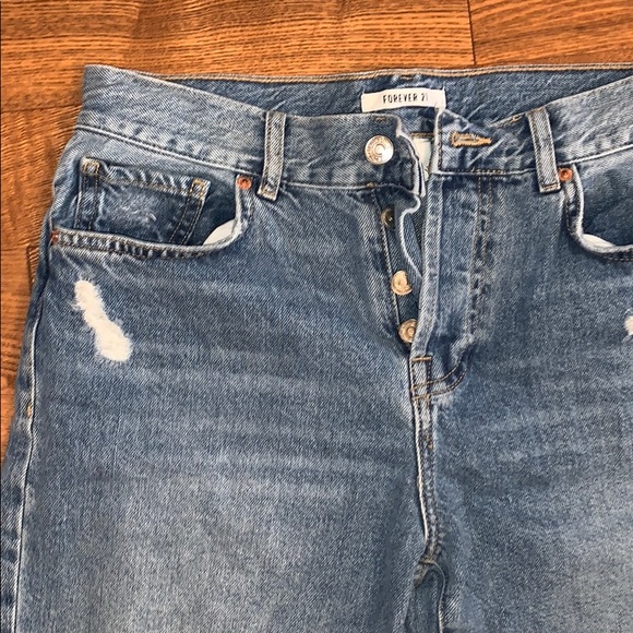 Forever 21 - Ripped Knee High rise mom jeans - Picture 3 of 4